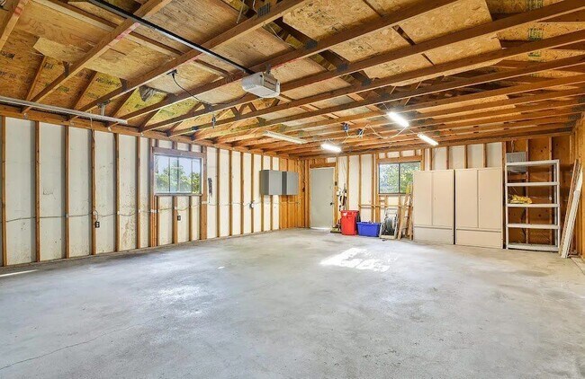 Building Photo - 4935 N Zuni St
