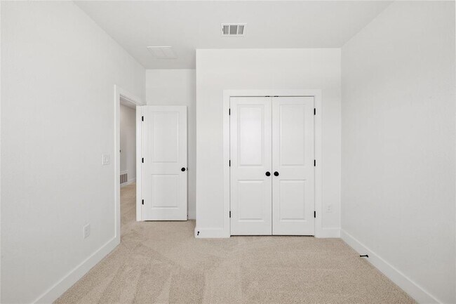 Building Photo - 1608 Kit Cir