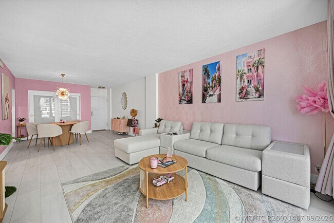 Building Photo - 3001 S Ocean Dr