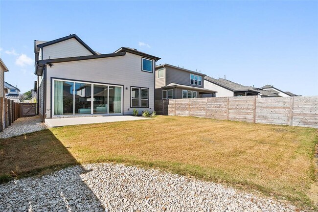 Building Photo - 304 Regatta Trl