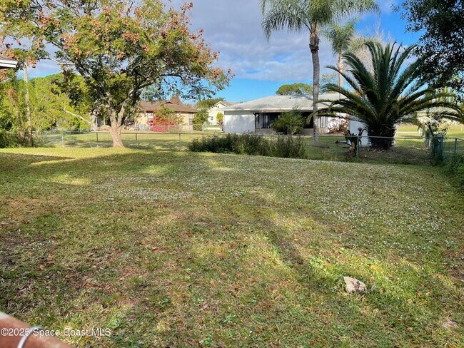 Building Photo - 363 Emerson Dr NW