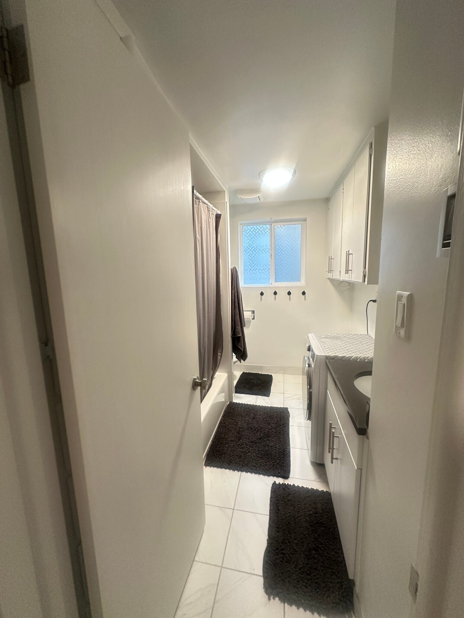 Building Photo - 902 E 500 S