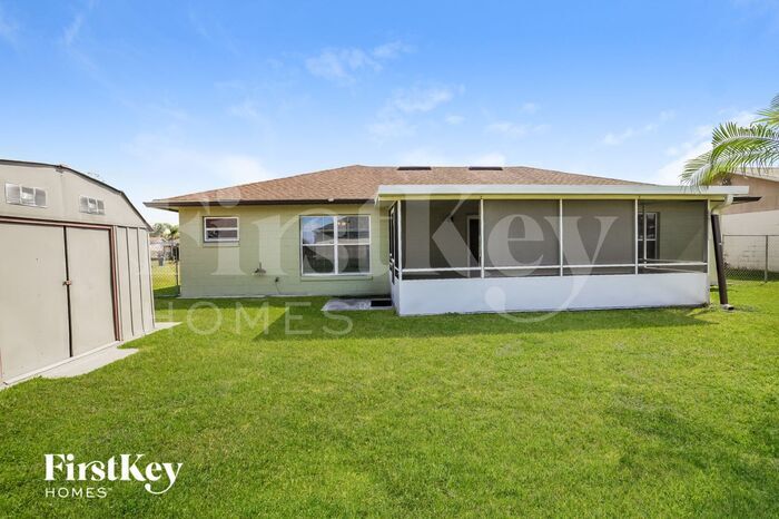 Building Photo - 585 Koala Dr