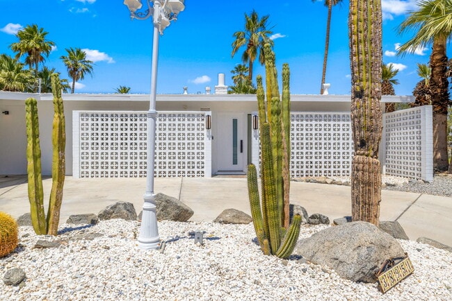 Building Photo - 38951 Bel Air Dr