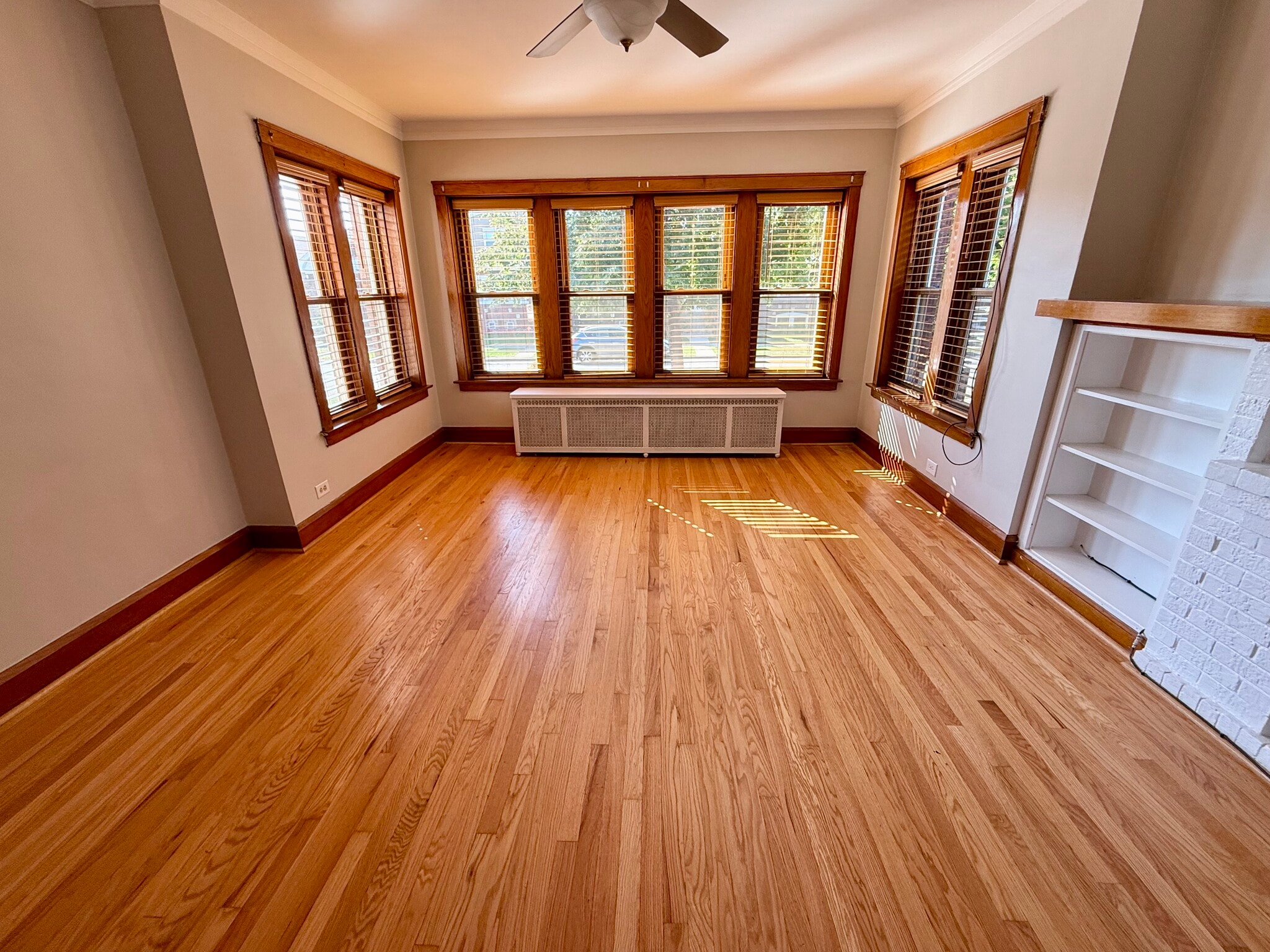 Living Room - 5336 W Dakin St