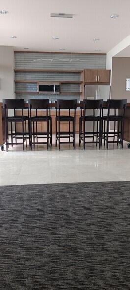 Social Room - 400 4th Ave S