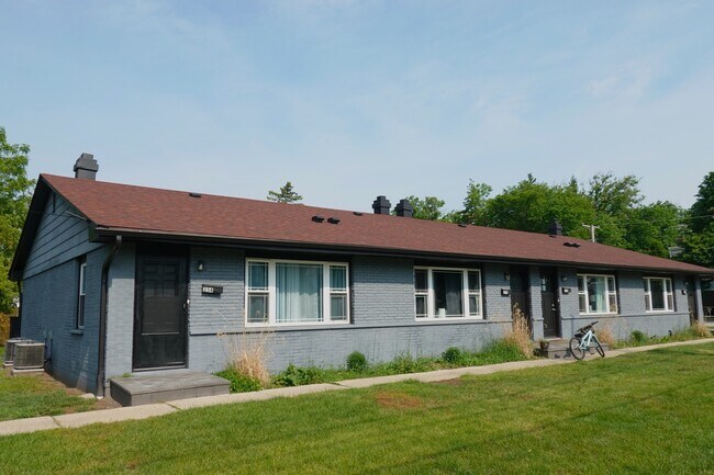 Building Photo - 254 N Slusser St