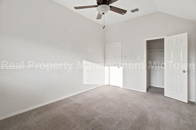 Building Photo - 12620 Summerwood Dr