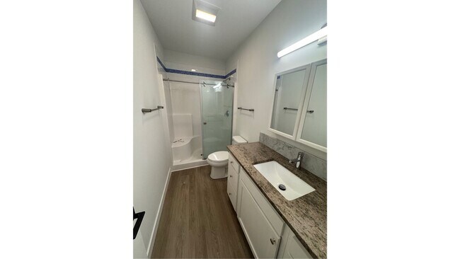 Building Photo - Beautiful 1 bed 1 bath plus den