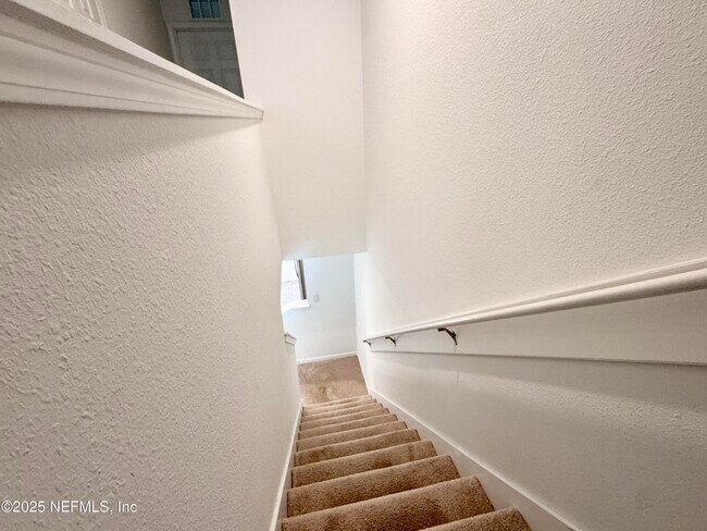 Building Photo - 8334 Zenith Cir