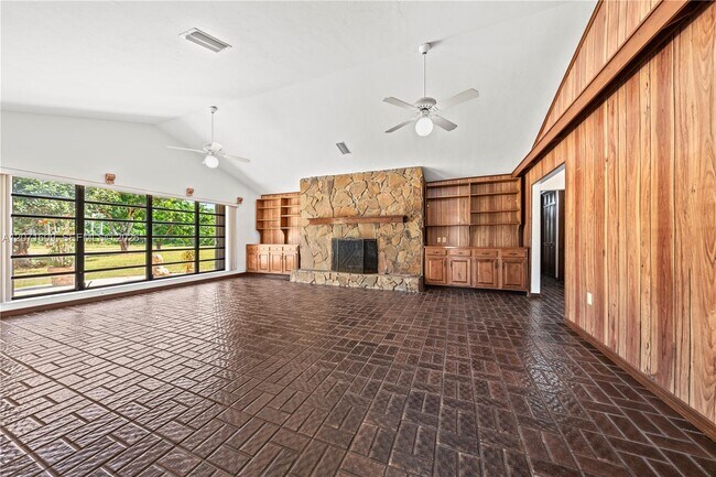 Building Photo - 22100 SW 194th Ave