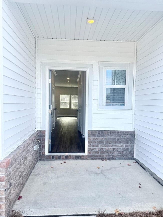 Building Photo - 4159 Smt Wds Dr