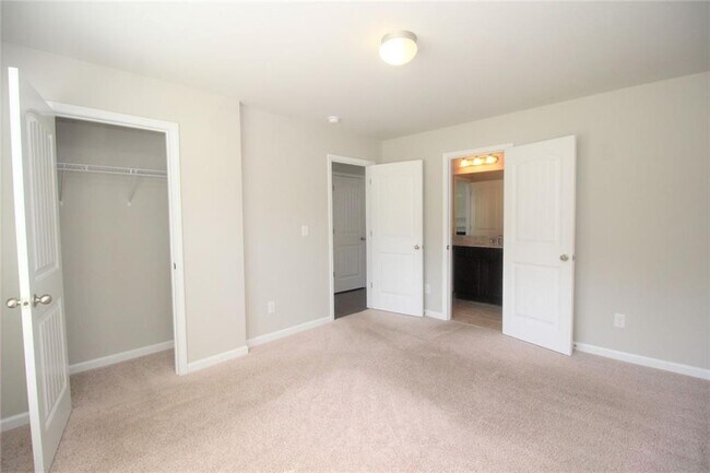 Building Photo - 4086 Water Mill Dr