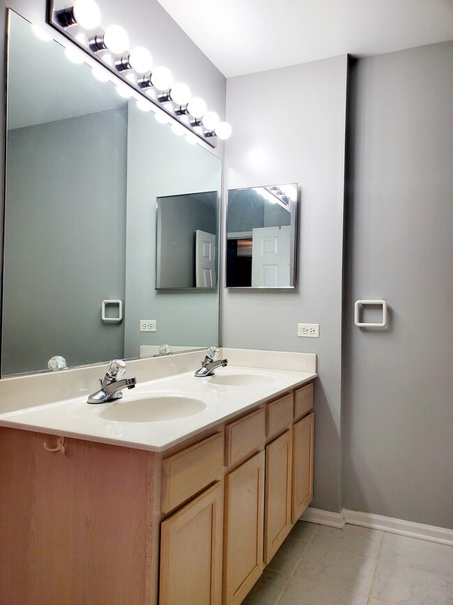 Building Photo - 1007 Horizon