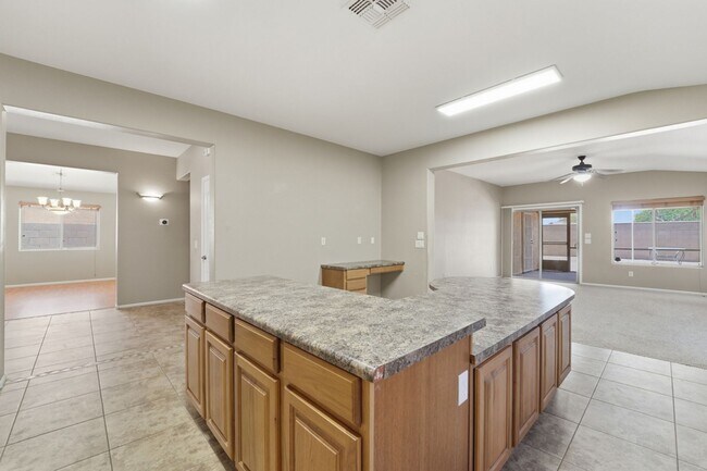 Building Photo - Maricopa Gem! 2,130 SF, Large Kitchen, AZ Room + Golf Course Living