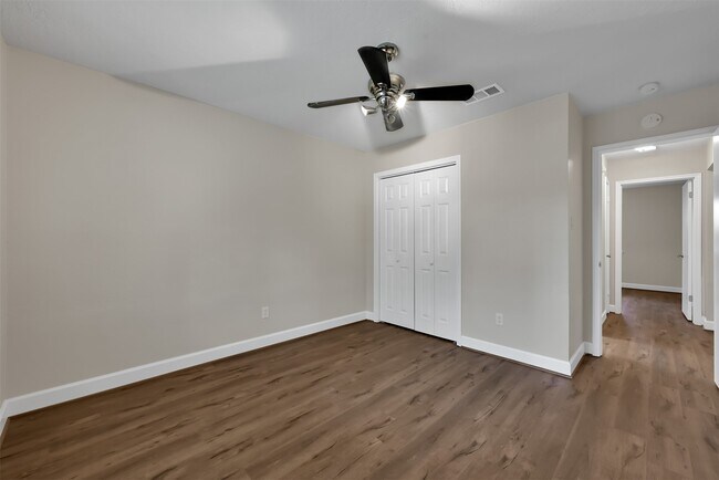 Building Photo - 22318 Meadowrock Dr