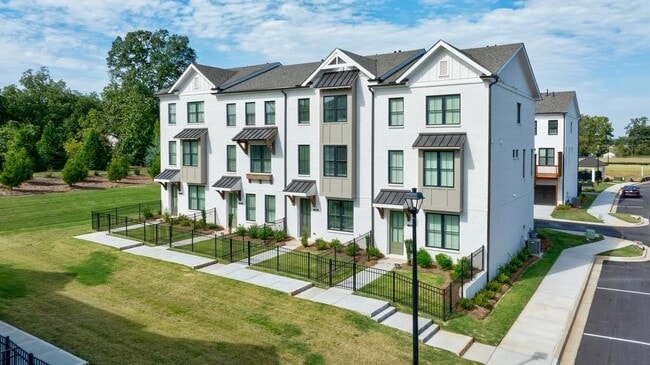 Building Photo - 510 Healy Dr