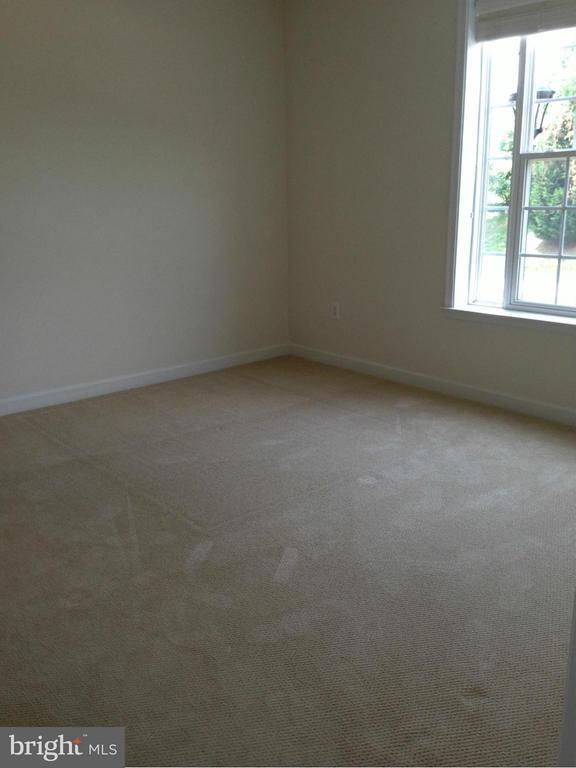 Building Photo - 621 Cobblestone Blvd