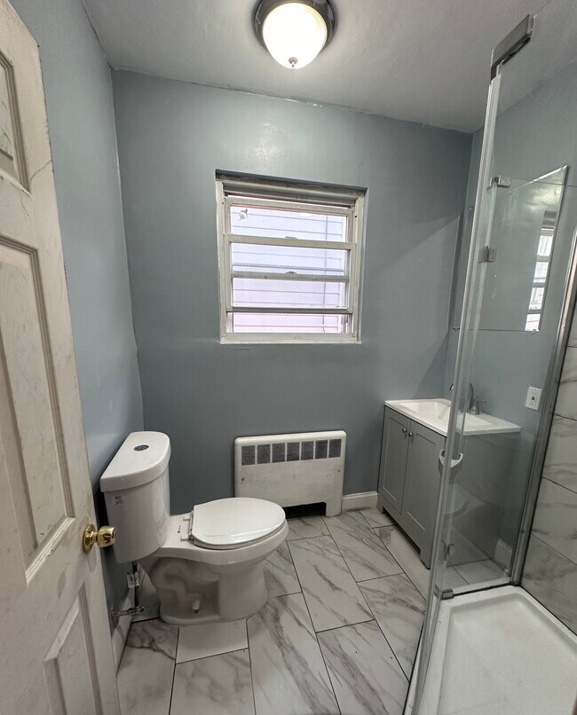 Building Photo - 6642 Lebanon Ave