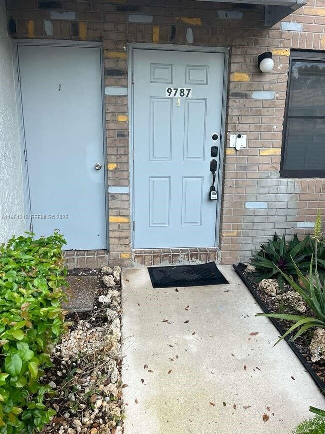 Building Photo - 9787 Riverside Dr