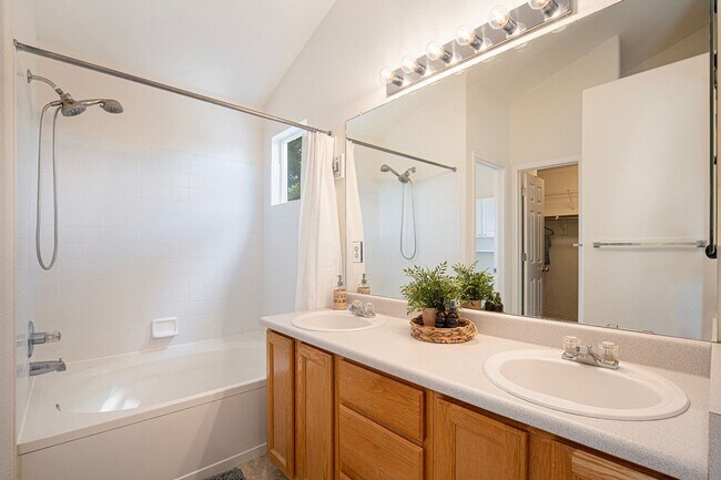 Building Photo - 4269 Thorndyke Pl