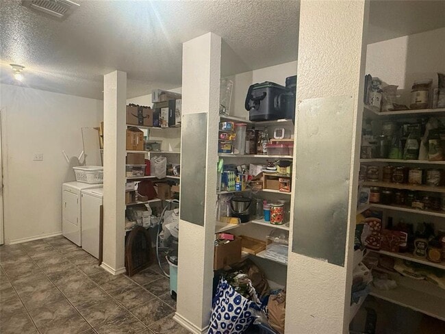 Building Photo - 11104 Chatam Berry Ln