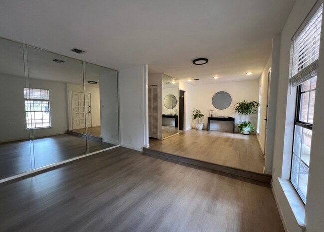 Building Photo - 4422 Meredith Woods St