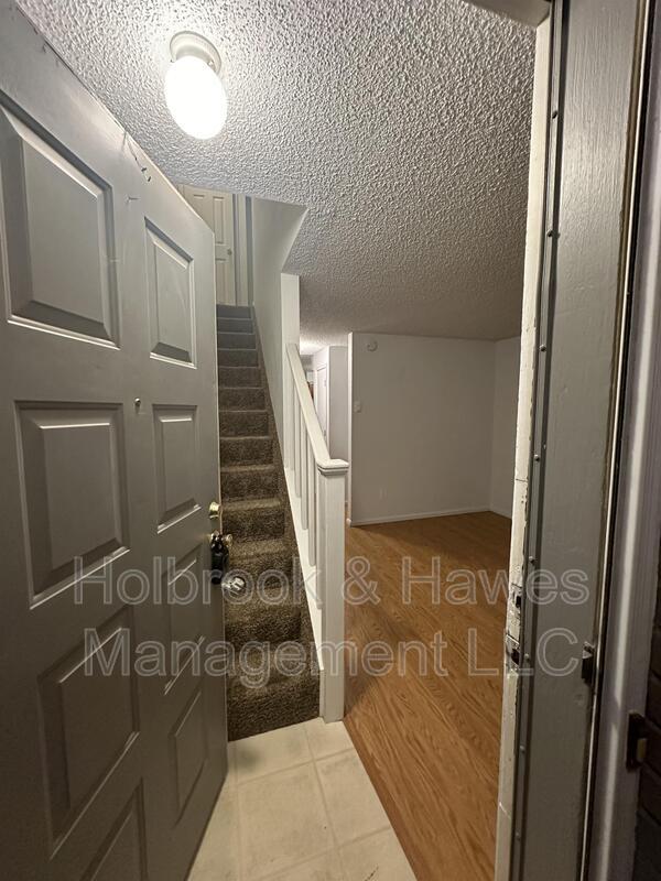 Building Photo - 4887 Basswood Dr
