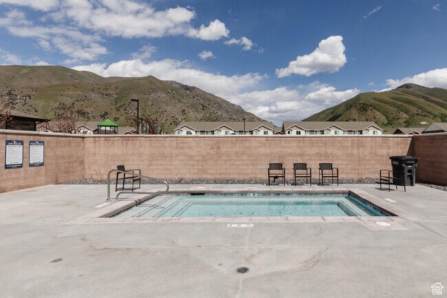 Building Photo - 413 S 1540 E