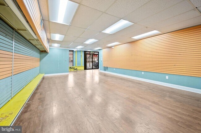 Building Photo - 807 Eastern Blvd