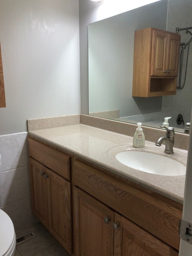 Building Photo - 3 bedroom house in Papillion