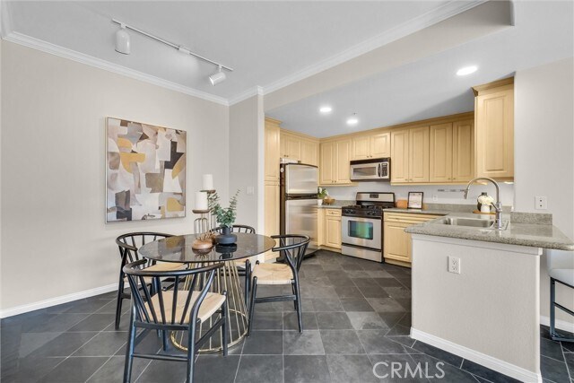 Building Photo - 3300 Watermarke Pl