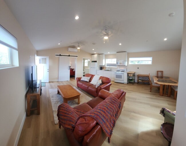 Building Photo - 1 Bed 1 bath Brand new home in Los Osos-Al...