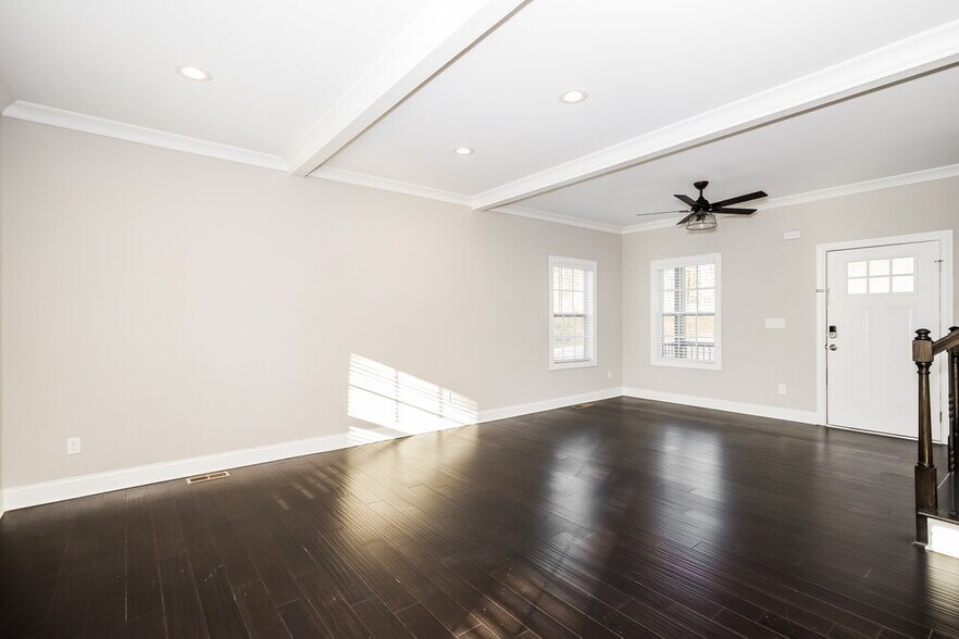 Building Photo - 10 Magan Ct
