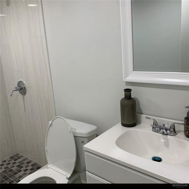 Building Photo - 16 Broadway St