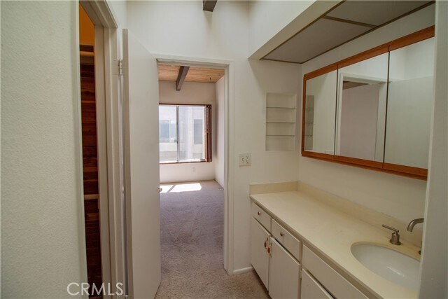 Building Photo - 11818 Moorpark St