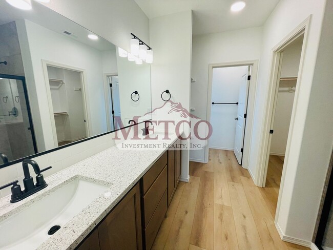 Building Photo - Be the First to live in this Beautiful New Home!!