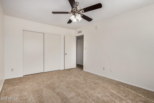 Building Photo - 13039 N 70th St