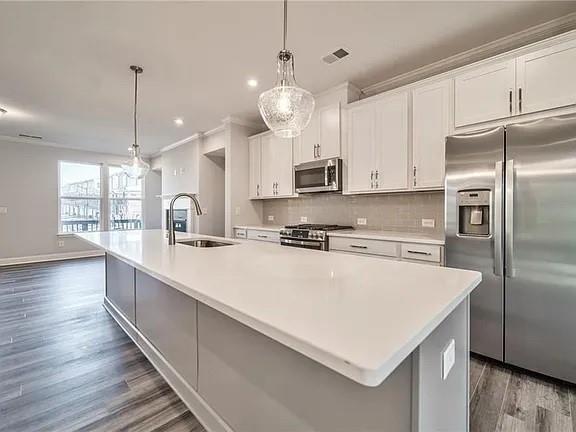 Building Photo - 517 Hardy Dr