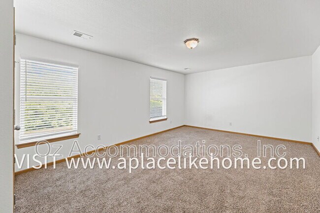 Building Photo - 8626 N Cleveland Ln
