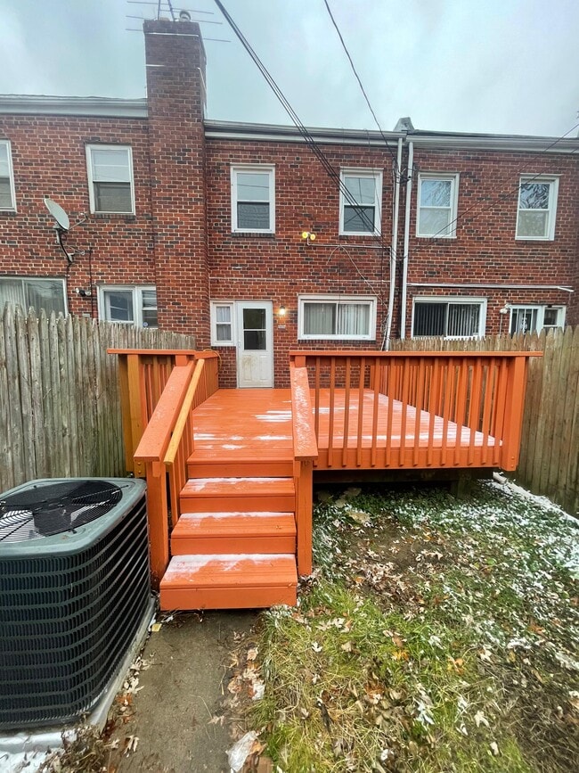 Building Photo - Greencrest