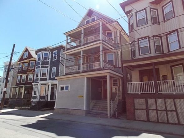 Building Photo - 99 Calumet St