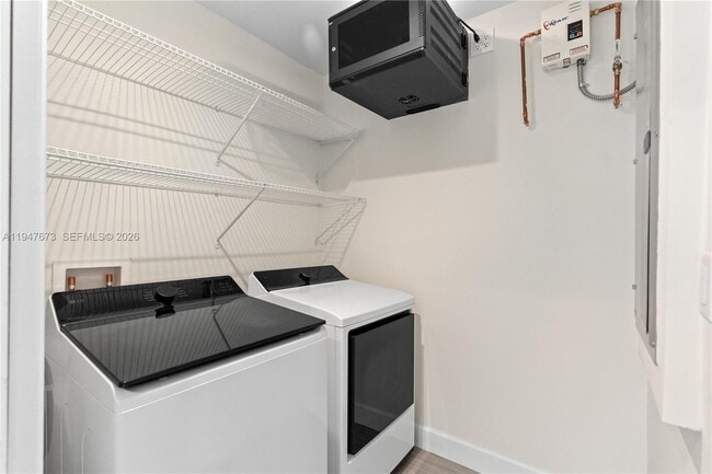 Building Photo - 251 NE 44th St