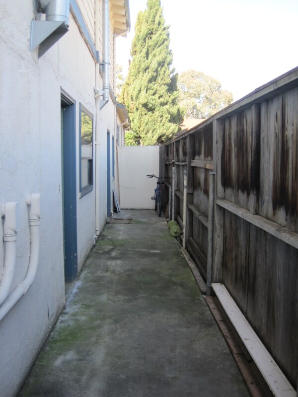 Building Photo - 1225 Beacon Ave