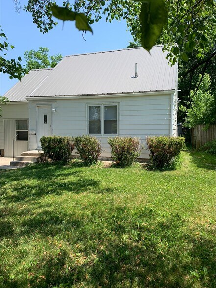 Primary Photo - 3110 S Pershing Dr