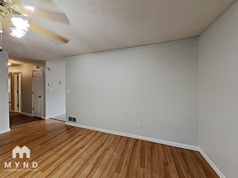 Building Photo - 10125 Village Dr NW