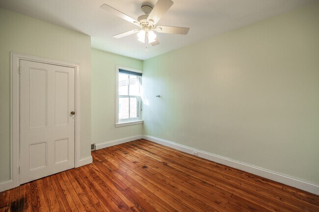Building Photo - 206 S 43rd St