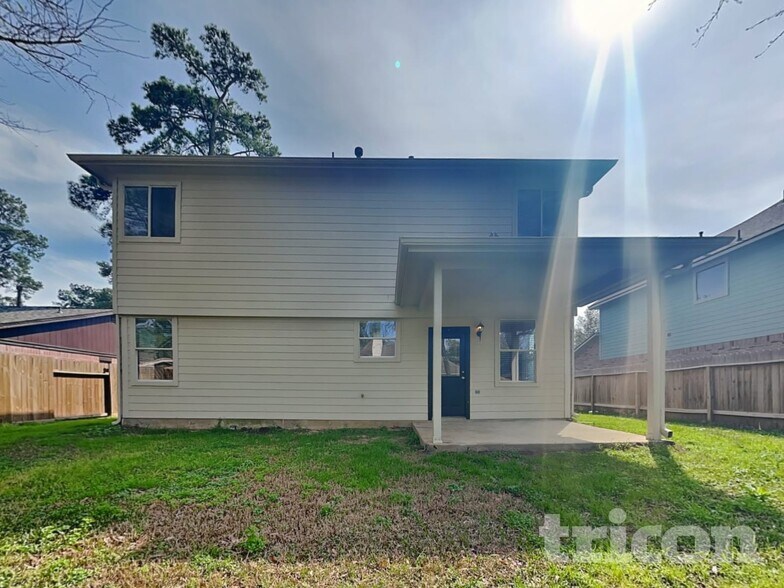 Building Photo - 2011 Rycroft Dr