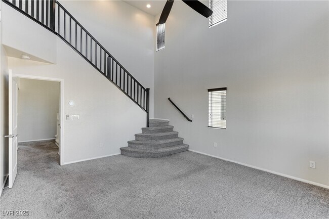 Building Photo - 6632 Ditmars St