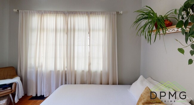 Building Photo - 132 S Clemens Ave